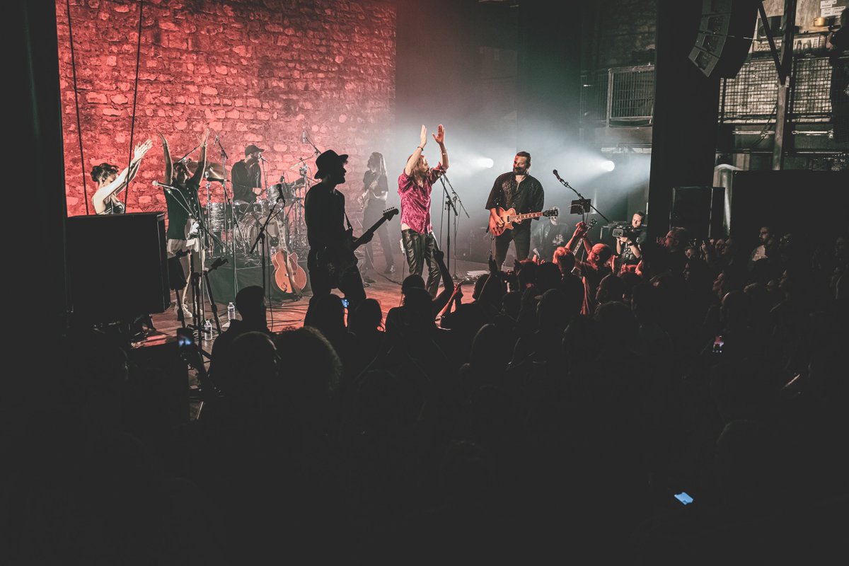 GDP's tweet image. Retour sur le concert survolté d'@ElecPyramid au Café De la Danse.
La musique d'Electric Pyramid, ne s’explique pas elle s‘écoute, c’est une alchimie qui surgit comme par magie.
Album LION dans les bacs.
📷 : GregH Photographer