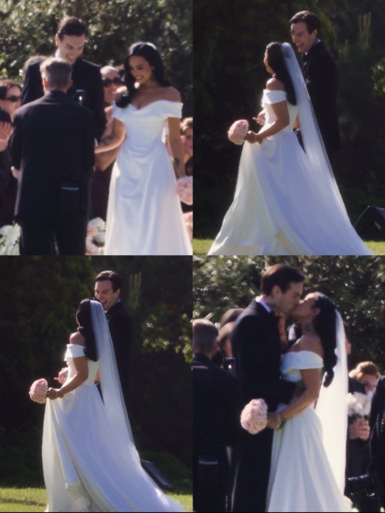 demifcknlovato's tweet photo. @mileyunholycs Demi looked so beautiful https://t.co/io6oJFwMTM