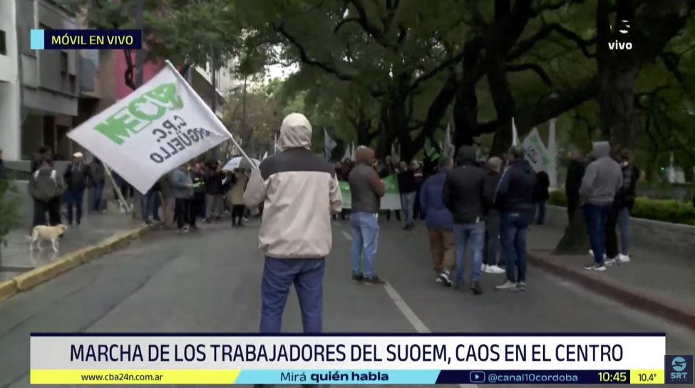 canal10cba's tweet photo. 🔴 AHORA: Movilizaciones del SUOEM en la cañada

📌 Móvil de @SilBrochero 

 🎧EN VIVO en @mqh1023: https://t.co/NHLTstMeVR https://t.co/0v4lYPuDtl