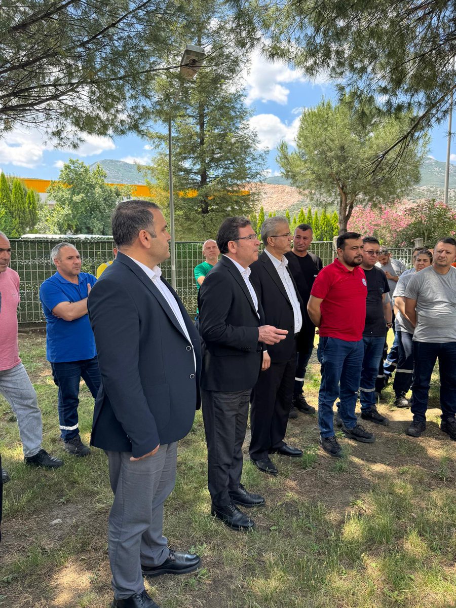 BirlesikMetal's tweet photo. Sendikamızın Genel Başkanı Özkan Atar ve Genel Sekreteri Ali Çeltek, bugün Manisa Şubemizin yöneticileriyle birlikte #Accell Bisiklet işyerini ziyaret ederek üyelerimizle bir araya geldi. Genel Başkanımız, ülkedeki güncel sorunlar, işyerinde devam eden toplu sözleşme süreci ve sendikamızın mücadele hedefleriyle ilgili değerlendirmelerde bulundu, üyelerimizin görüş ve taleplerini dinledi. Yöneticilerimiz ayrıca, Accell Bisiklet işçisi üyelerimizin yaklaşan bayramlarını kutladı.
#YaşasınÖrgütlüMücadelemiz #BirlikteGüçlüyüz