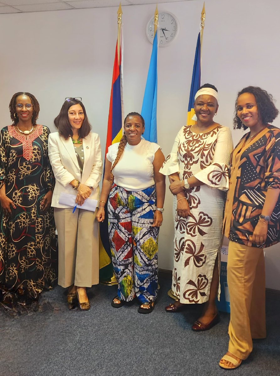 AU_WGYD's tweet photo. Yesterday, @WGYD_Director, along with our Heads of Divisions, met with the Mauritian Minister of Gender and UN Resident Coordinator.

It was a valuable moment to connect, exchange ideas, and strengthen partnerships for gender equality and youth empowerment across Africa. 🌍🤝 https://t.co/aAm1B7E1Nx