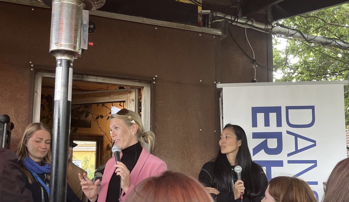 FrejaBrandhoej's tweet photo. Sidste uge på SMIL om cybersecurity, AI og diversitet i iværksætteri❤️ Vi lancerer snart et netværk i samarbejde med Århus kommune - det bliver konge! 👑 #dkpol #fesitval #iværksætteri #scaleup #women #diversity #cybersecurity #AI https://t.co/IrbNM16jcs