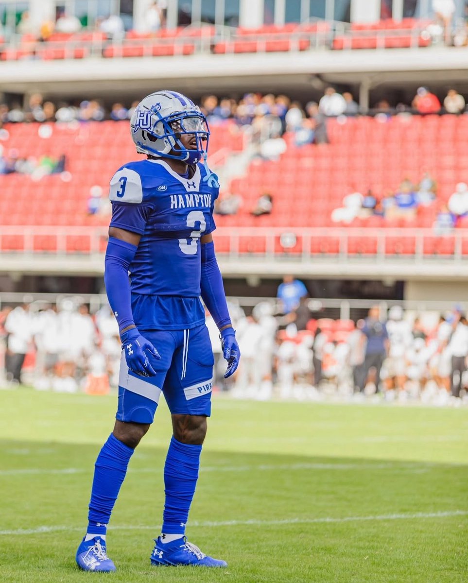 Xavier Edwards (@xedwards8) on Twitter photo After a great conversation with <a href="/CoachFeggins/">Howard Feggins</a> I am blessed to receive an offer from Hampton universityโช๏ธ๐ต
#tpw #Believe #faith After a great conversation with <a href="/CoachFeggins/">Howard Feggins</a> I am blessed to receive an offer from Hampton universityโช๏ธ๐ต
#tpw #Believe #faith