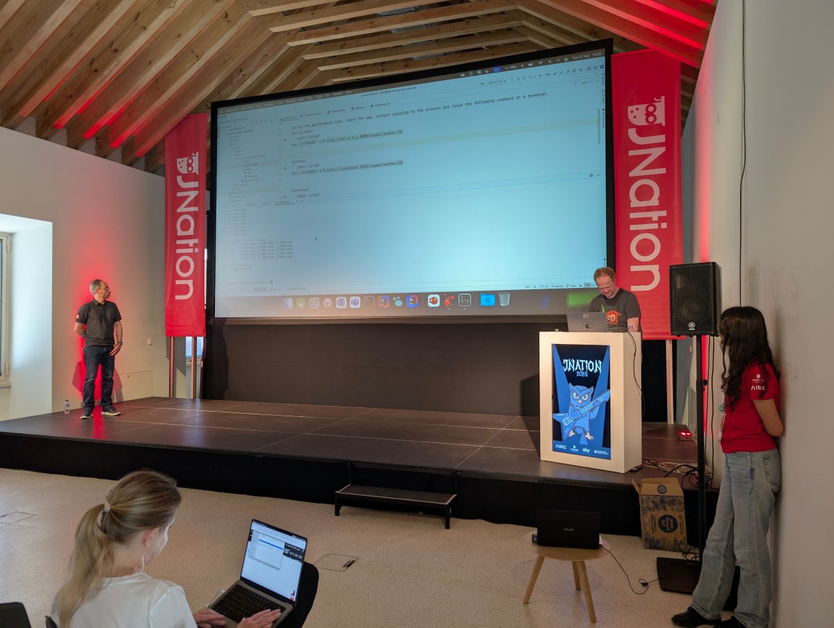 JNationConf's tweet photo. @vveloso and @JohanHutting at JNation 2025 with: “Going green with native: efficient, sustainable software”.
A talk on native compilation, performance and building leaner systems.
#JNation #Java #Coimbra #CloudNative #SustainableTech https://t.co/r17qvqYGPp