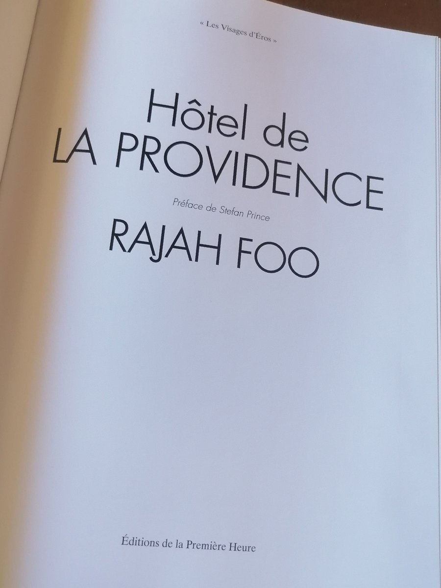 EDPremiereHeure's tweet photo. 99 exemplaires seulement, signés et numérotés par Rajah Foo. Et une surprise pour les 30 premiers acquéreurs ! 🤓
Nous déclarons officiellement ouvertes les précommandes !
https://t.co/LCFErQLAeh

#HôteldelaProvidence #RajahFoo #StefanPrince https://t.co/KAIn728VQc