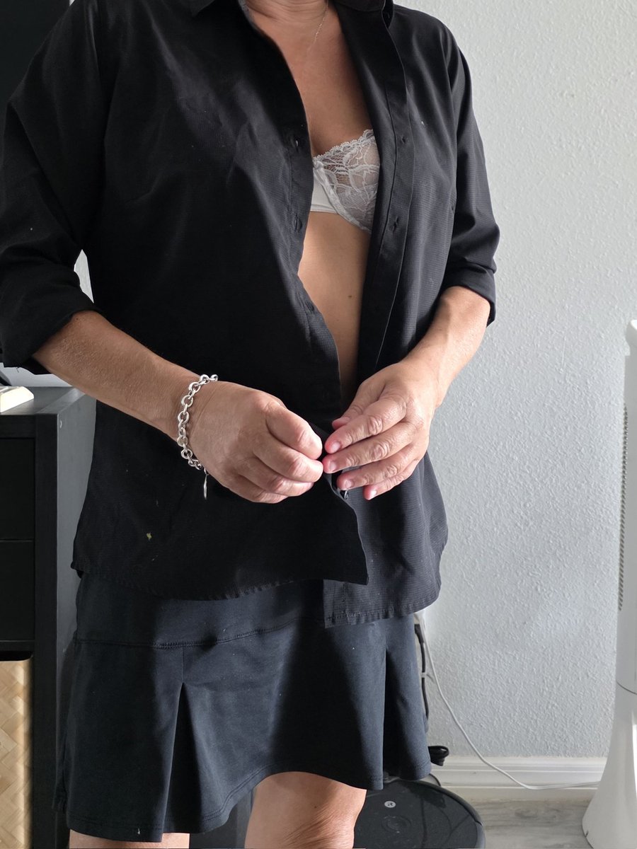 <a href="/SwingTowns/">SwingTowns.com | Swingers Community</a> Teasing with #whatsunderneath