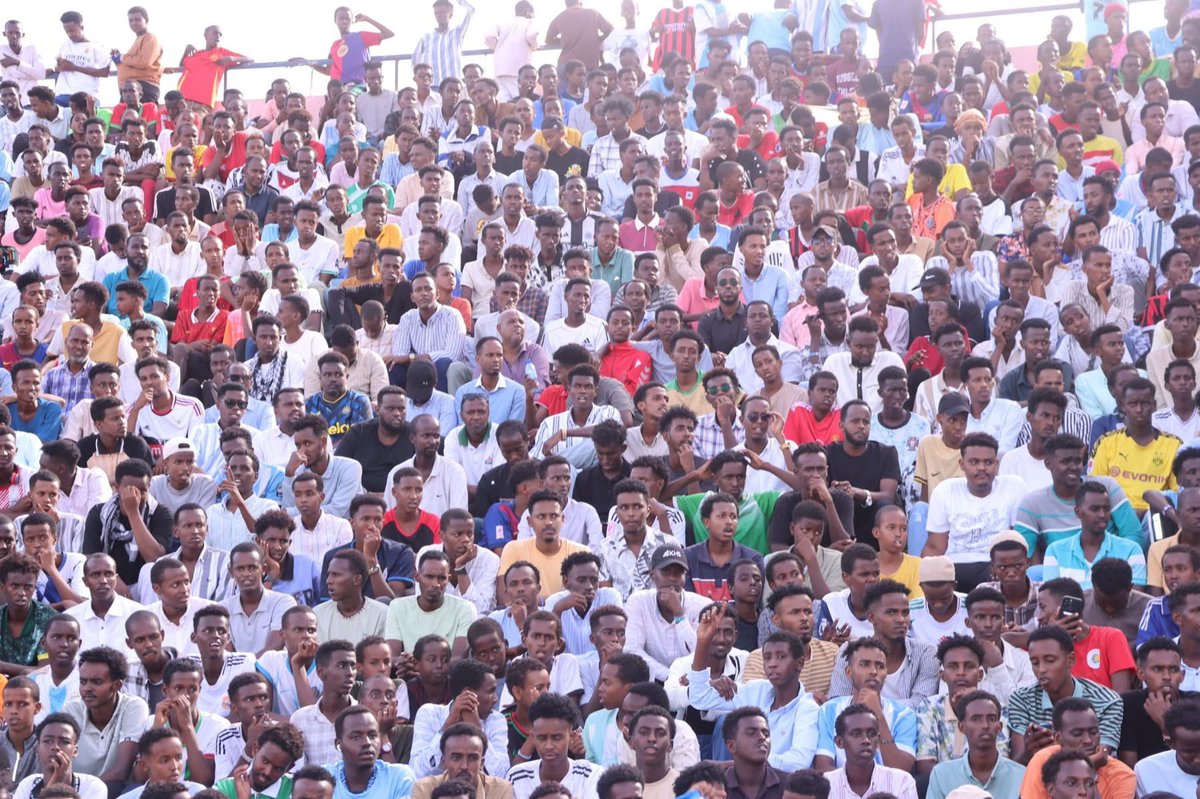 sntvnews1's tweet photo. #Mogadishu Stadium is packed with football fans and youth who are there to watch three African football legends play a match: Samuel Eto’o, Emmanuel Adebayor, and Jay-Jay Okocha. https://t.co/7qGmqZhOAF