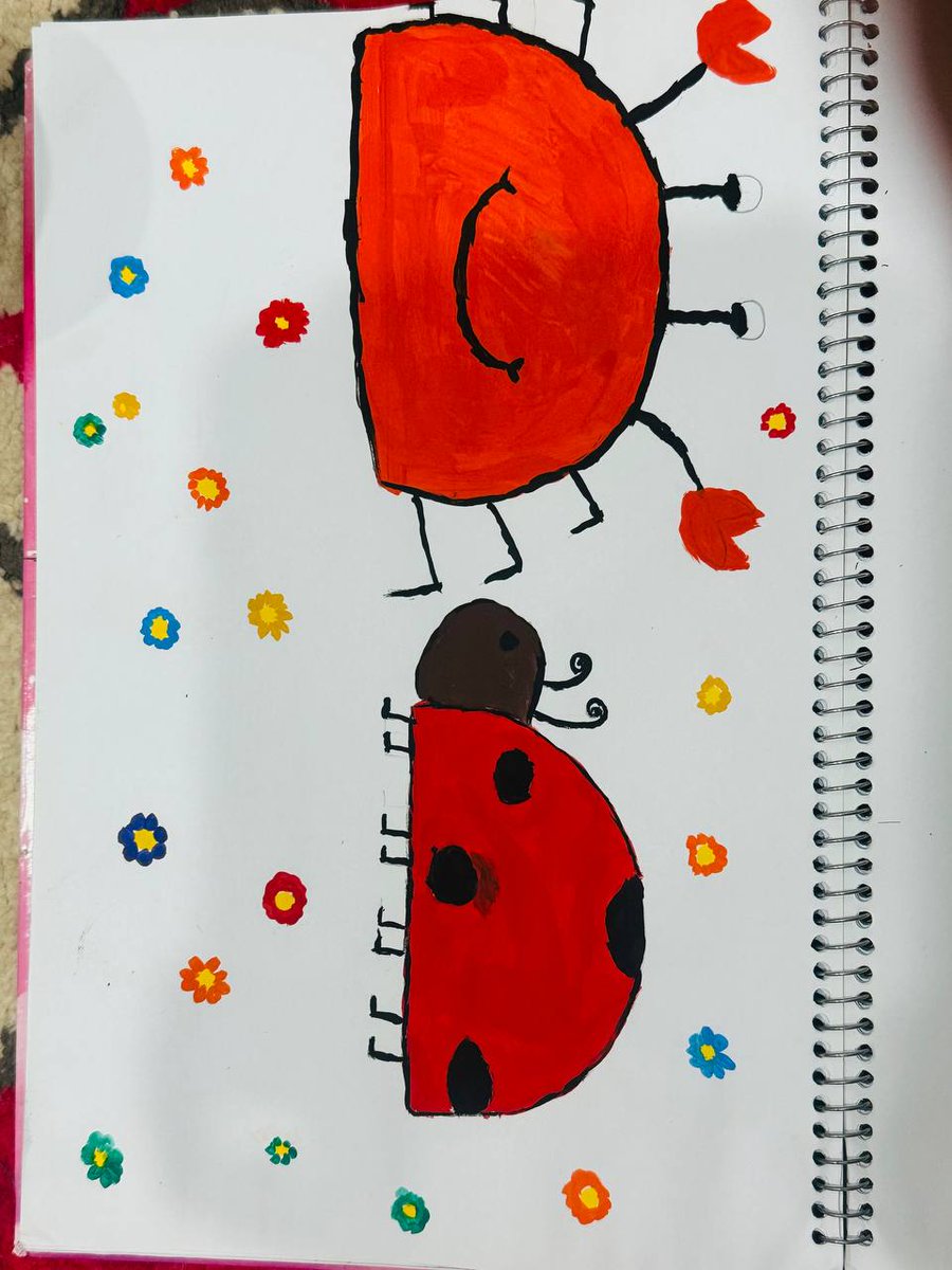 کات بەسەر بردن لەگەڵ منداڵان چ هەستێکی خۆشە :)
بۆقەکە ئەمن کێشامەوە🙄❤
بەڵام نەقاشی ئەو لە من جوانترە😂