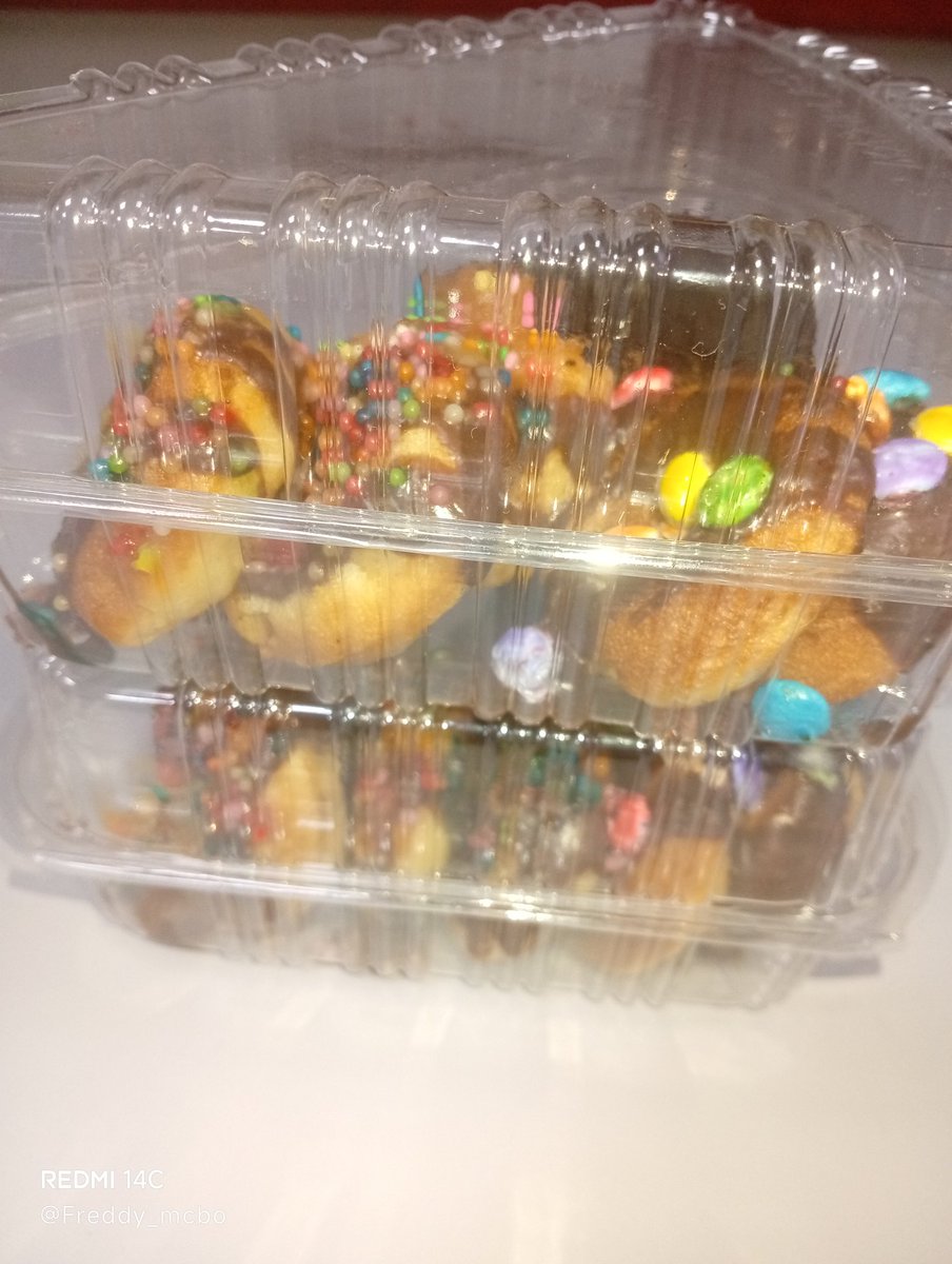 PazelenaM's tweet photo. Hola estoy vendiendo ricas donas para poder comprar las medicinas de la tensión 🙏🙏 disponible https://t.co/gEjhq8zZ78