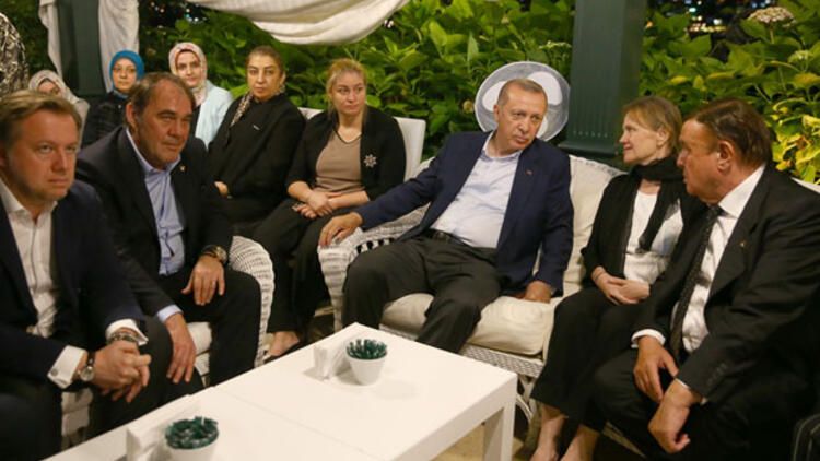😂😂😂 Kimse Demirören'e kumar oynatıyor diyemiyor ... Çünkü paylaşıyor, paylaşma olmazsa hükümet çöker 😂😂😂😂

#YasadışıPapara #papara #bahis #kayyum #para #yasadısıbahis