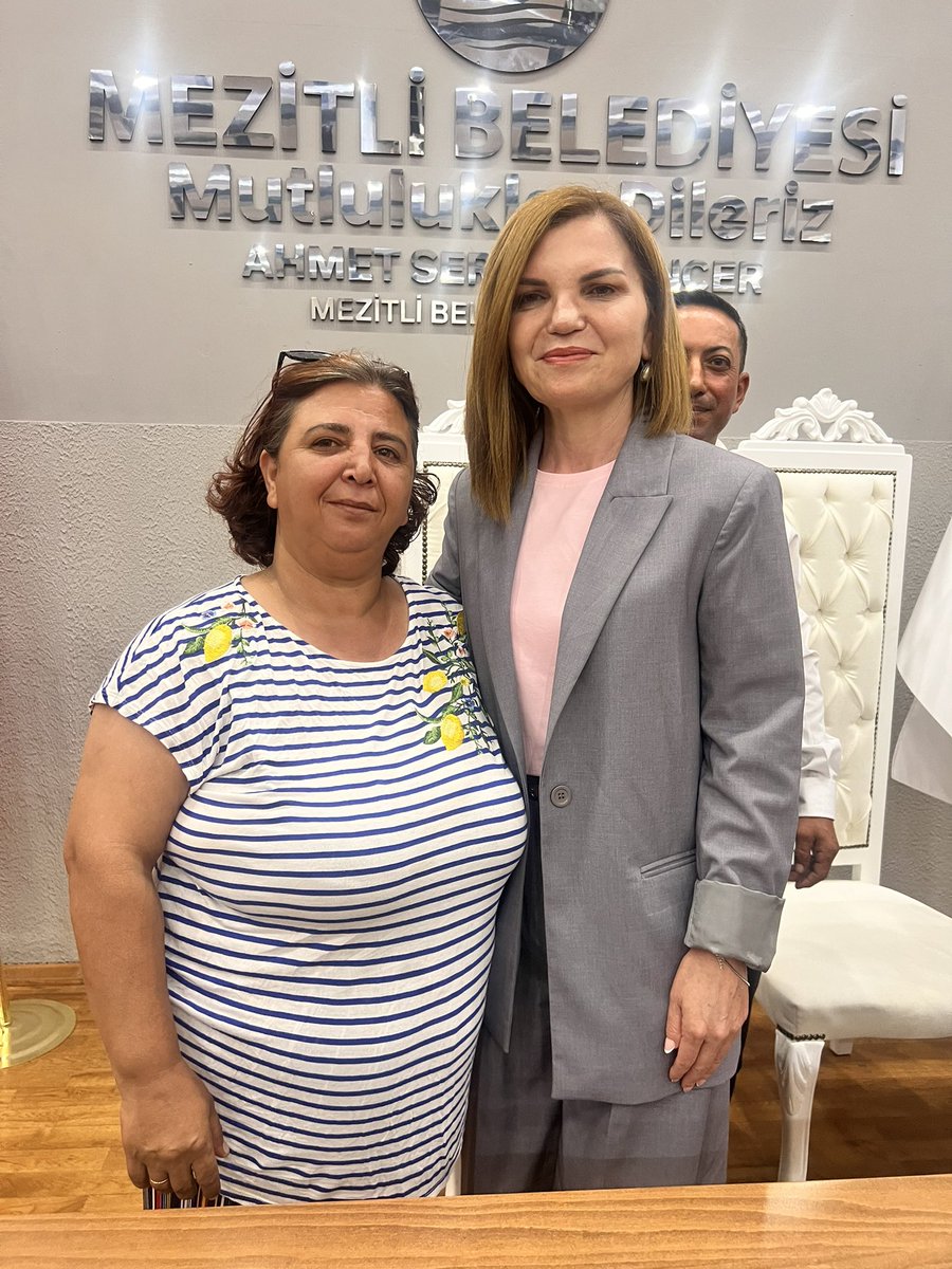📌Nikah 
Mezitli İlçe Kadın Kolları Davultepe Mahalle Başkanımız Berrak Korkmaz’ın kızı Seçil ve Süleyman Çifti’nin Nikah Merasimine Kadın Kolları Başkanımız  Sıdıka Dinçer Ve Kadın kolları Yönetim kurulu Üyelerimiz ile Katılım Sağladık. Genç Çiftlerimize Mutluluklar Diliyoruz.
