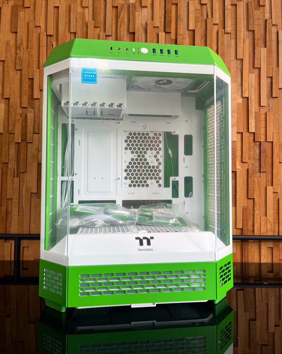 Emi Sphère Atelier ‼️ (@emispherepc) on Twitter photo Mais regardez moi ces couleurs !! 💚💚
Le Tower 600 de <a href="/ThermaltakeInc/">Thermaltake Technology Inc</a> !
Demain on choisit le créateur de contenu qui aura la chance de recevoir ce bijoux avec une gravure de son choix 😁
Alors vous voulez voir gagner qui ? Il n’est pas trop tard alors mentionner un créateur Mais regardez moi ces couleurs !! 💚💚
Le Tower 600 de <a href="/ThermaltakeInc/">Thermaltake Technology Inc</a> !
Demain on choisit le créateur de contenu qui aura la chance de recevoir ce bijoux avec une gravure de son choix 😁
Alors vous voulez voir gagner qui ? Il n’est pas trop tard alors mentionner un créateur