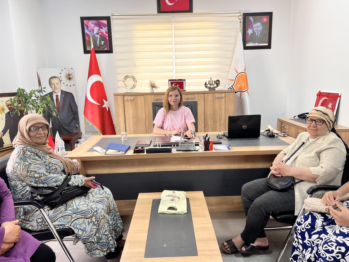 📌Ziyaret 
Menderes Mahalle Başkanımız Sayın Selma Kanat İlçe Kadın Kolları Başkanımız Sayın Sıdıka Dinçer’i Ziyaret Ettiler