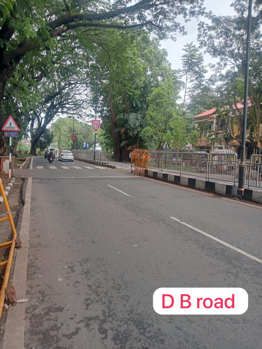 ccpgoa's tweet image. ULB code - 803243
Just like public spaces, maintaining cleanliness on main roads is essential. It adds to the charm of Goa’s natural beauty, especially when walking or driving along scenic routes bordered by lush greenery." See pic of D B road Panaji
#Goatourism  #CleanGoa