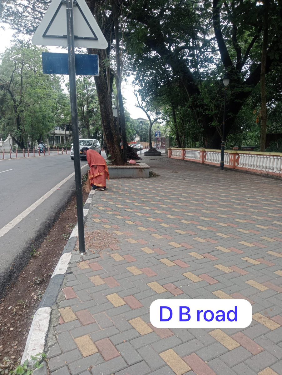 ccpgoa's tweet image. ULB code - 803243
Just like public spaces, maintaining cleanliness on main roads is essential. It adds to the charm of Goa’s natural beauty, especially when walking or driving along scenic routes bordered by lush greenery." See pic of D B road Panaji
#Goatourism  #CleanGoa
