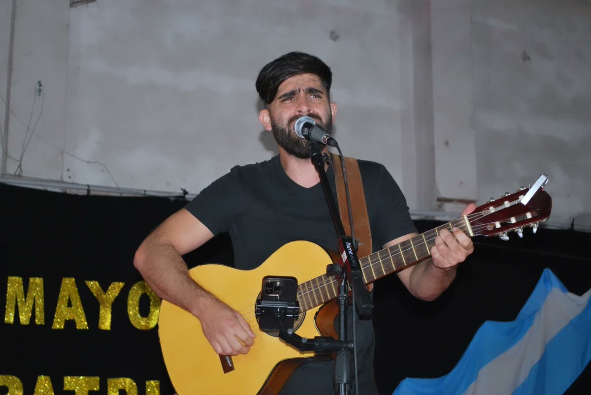 La Peña del 25 🇦🇷 una jornada llena de música, danza y tradición argentina. Gracias a todos los artistas que se subieron al escenario y llenaron de talento nuestra celebración.
¡Viva la #patria y nuestra #cultura!