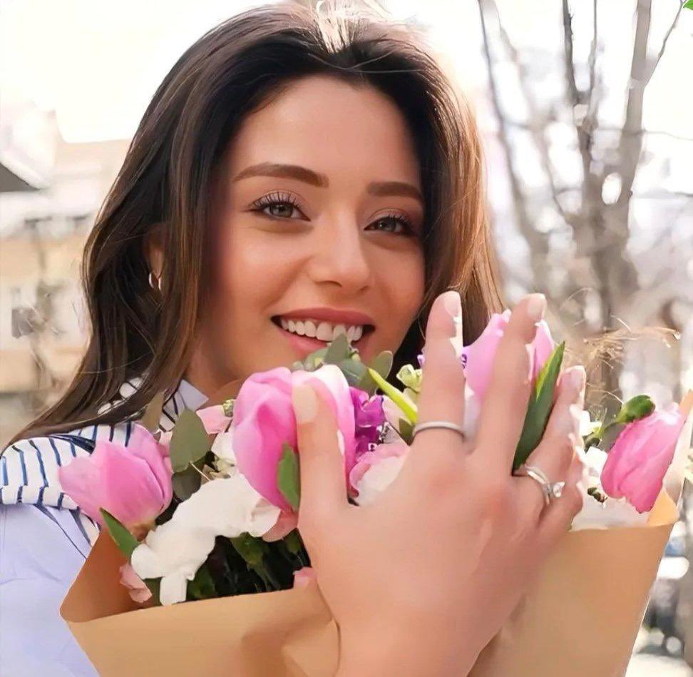 Yıldızımızı sevgi ve gururla destekliyoruz
 
🎯Hedef: 50 Mention bol rt

🖇Etiket: 

SılaTürkoğlu  #SılaTürkoğlu
