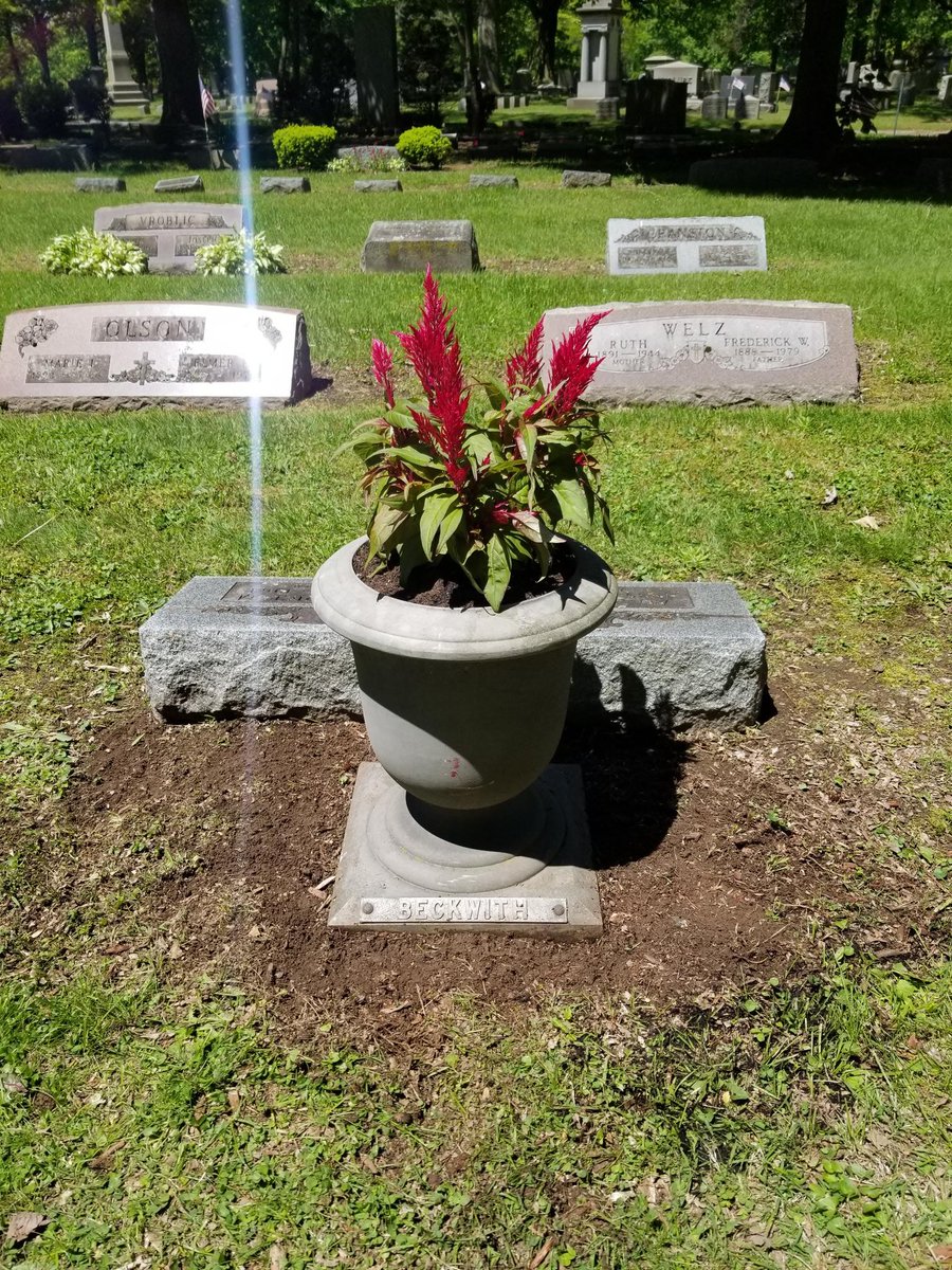 advent_comm's tweet photo. Volunteering this summer to clean &amp; freshen our "adoptee" for Erie Cemetery's Adopt an Urn program. Marion Beckwith, age 3.Phase 1-CHECK
We are going to make this as beautiful as she was in life.
@advent_comm loves #EriePA https://t.co/JA7sn6MwWg