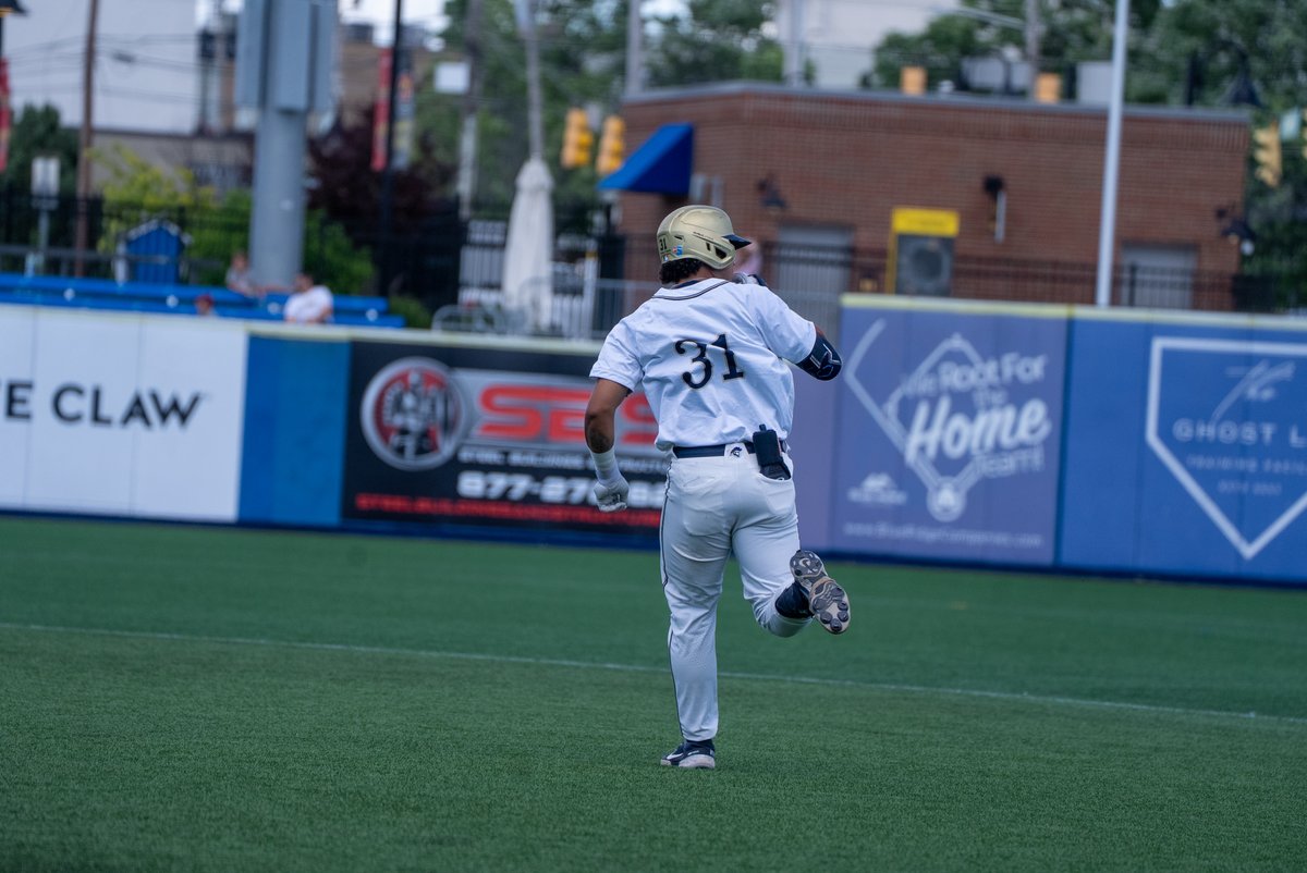 CSU_BucBaseball's tweet image. ๐๐๐-๐ง๐ข๐จ๐ฅ๐ก๐๐ ๐๐ก๐ง ๐ง๐๐๐
OF โ Lew Rice, Charleston Southern
INF โ AJ Martin, Charleston Southern
INF โ Chandler Tuupo, Charleston Southern
DH โ Kaden Smith, Charleston Southern