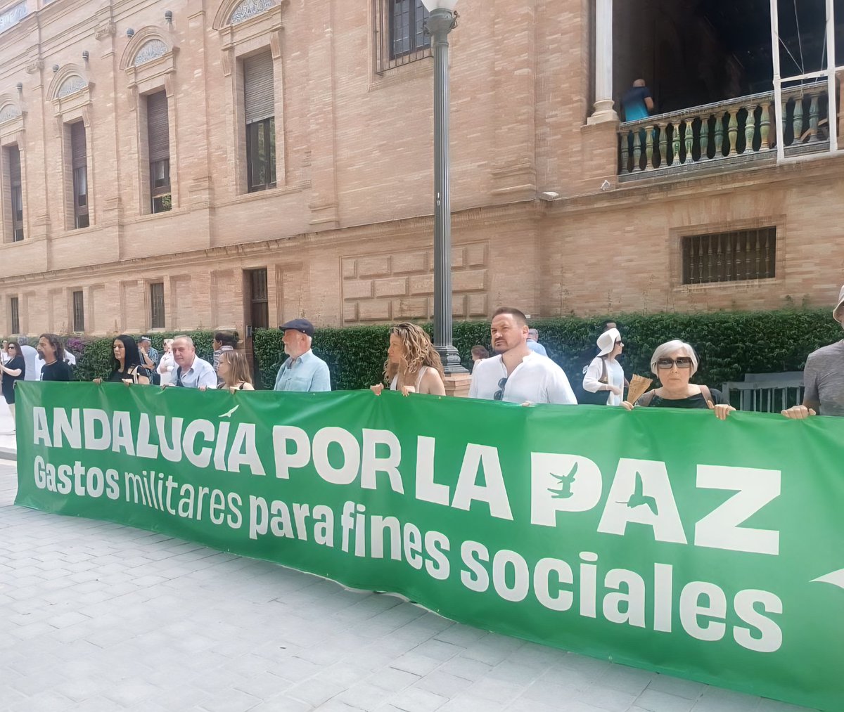 ‼️Nuestro Responsable de Área Interna, <a href="/EscamillaPCE/">Luis Escamilla</a>, y nuestra Responsable del Área Institucional y Diputada Provincial por <a href="/iuandalucia/">IU Andalucía🔻</a>, <a href="/Sil_ViaM27/">Silvia MQ</a> han participado hoy en la presentación de la manifestación contra el rearme y la guerra, que tendrá lugar este sábado en Sevilla.