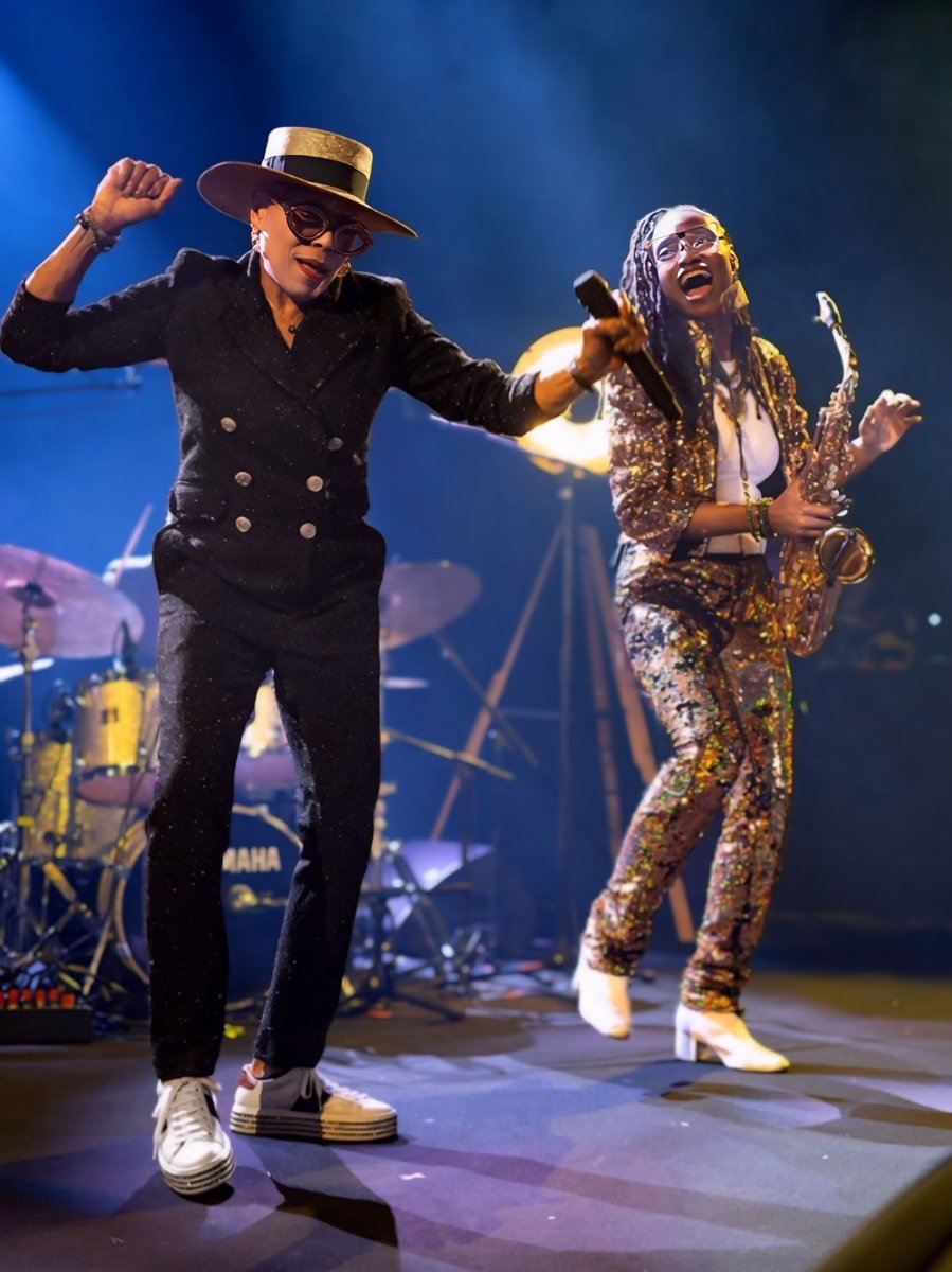 LakeciaB's tweet image. Happy birthday to the Queen Dee Dee Bridgewater !! !!! To the woman who has inspired us, Encouraged us , mentored us and scat us all into a frenzy . We say thank you !! Enjoy you day your presence is needed and felt . The planets a brighter place because of your light .Love you!