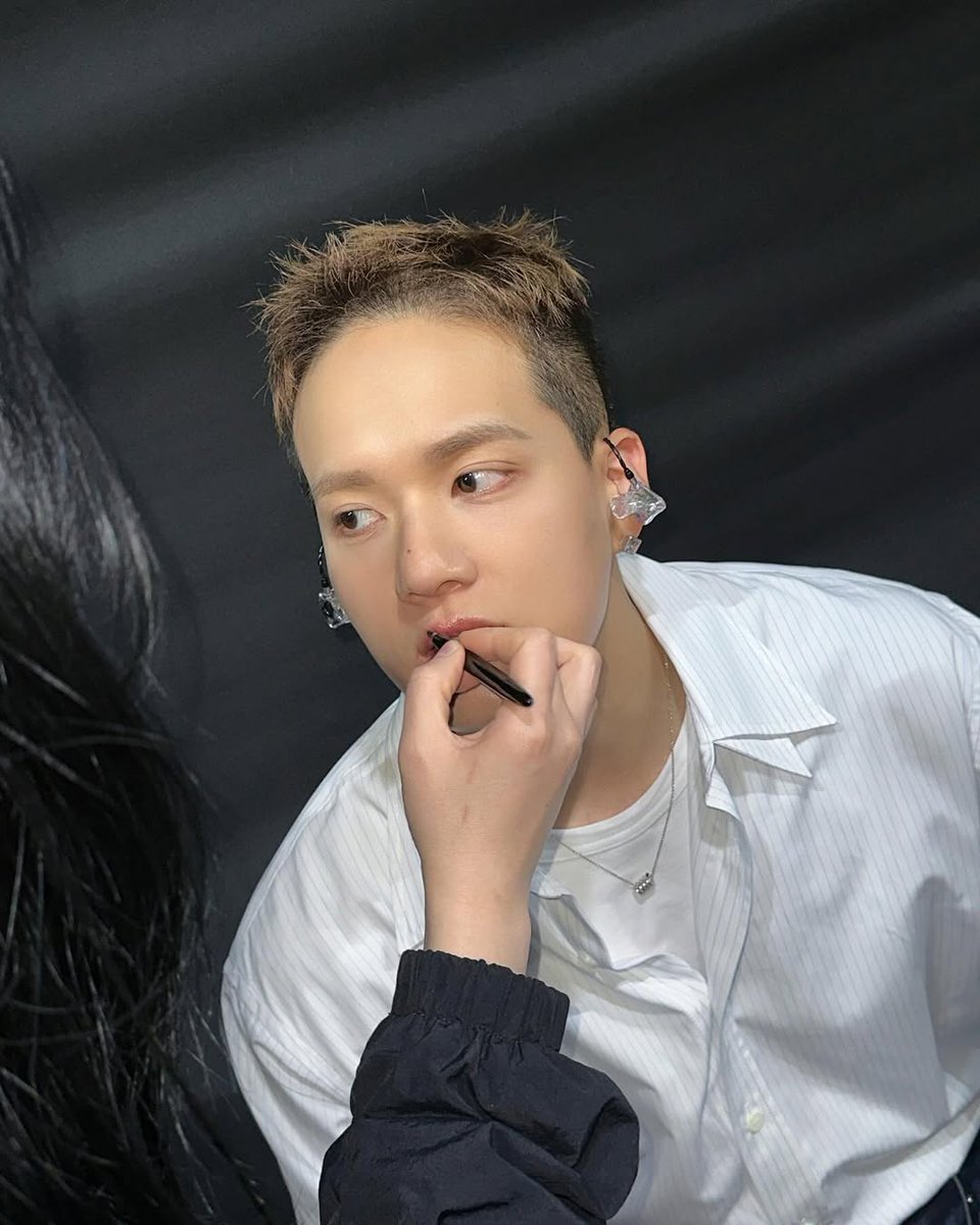 5a6u__'s tweet photo. 그래, 너희 커플인거다알아 #픈재 https://t.co/YOtMJVwTk2