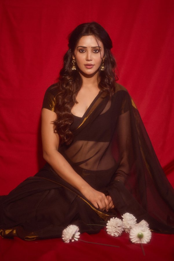 Gr9k0NlXEAAicy6?format=jpg&name=900x900