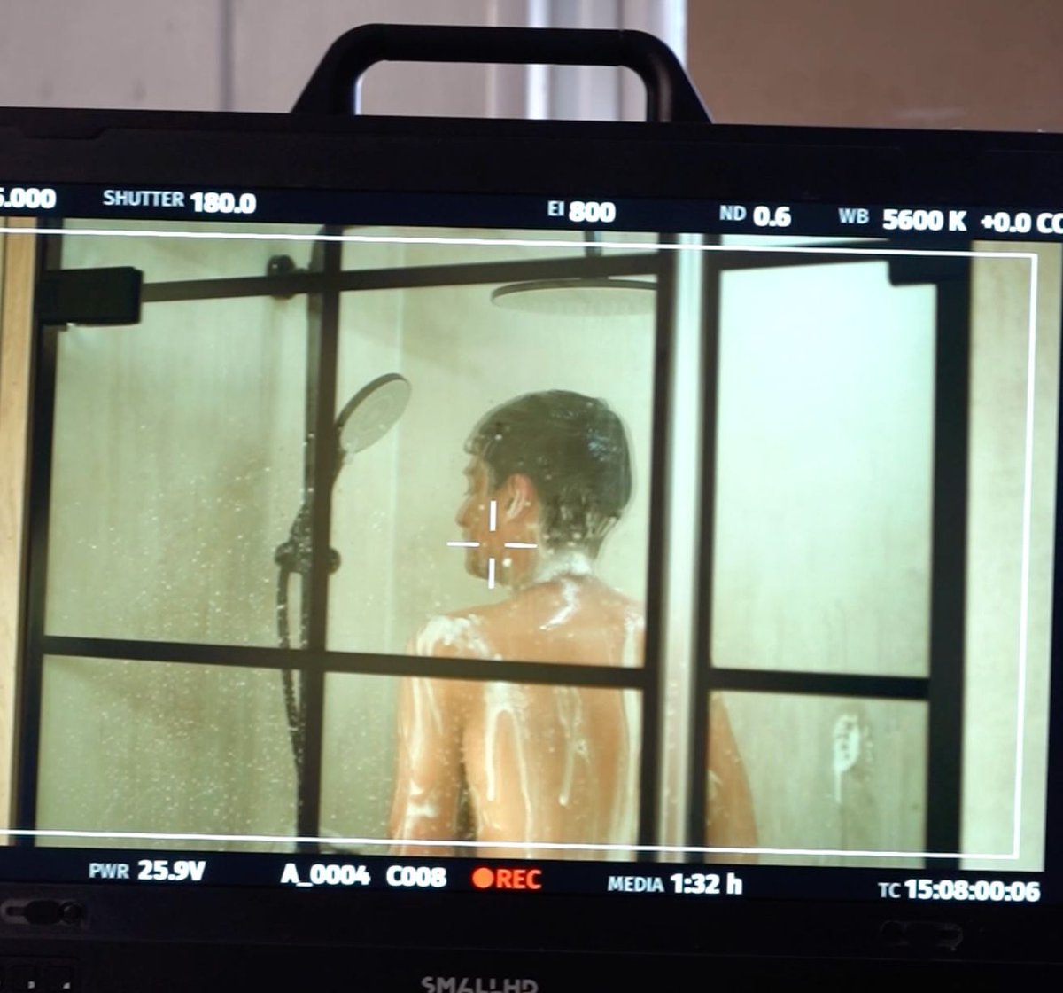 AND ACTION🎬

Roman is thrilled to have their Liberty Hinged Door in Black Grid featured in IPG's latest television advert. 

Let us know if you spot us👀