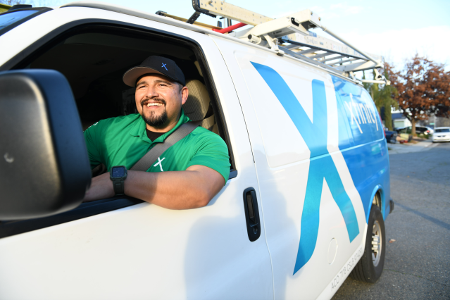 CMCarlina's tweet photo. Check out this FOX 61 piece about Comcast's expansion to Bridgeport, CT! We're bringing high-speed internet, mobile services, and more from Xfinity and Comcast Business to CT's largest city 🛜⚡ #IWorkForComcast https://t.co/5SqDhfRGpd https://t.co/qLNXF79Ndf