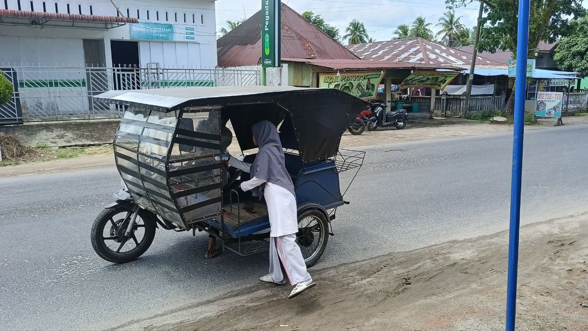 IbrahimAzzaini's tweet photo. Laporan pembagian 50 #NasiBox dari titipan para dermawan pada hari Jumat 22 Mei 2025

Semoga Allah ridhoi keterlibatan semuanya, dan memudahkan segala urusannya karena memudahkan urusan para #PejuangNafkah 

15k/box

Ikutan yuk!!! https://t.co/6gE9XRdiRr