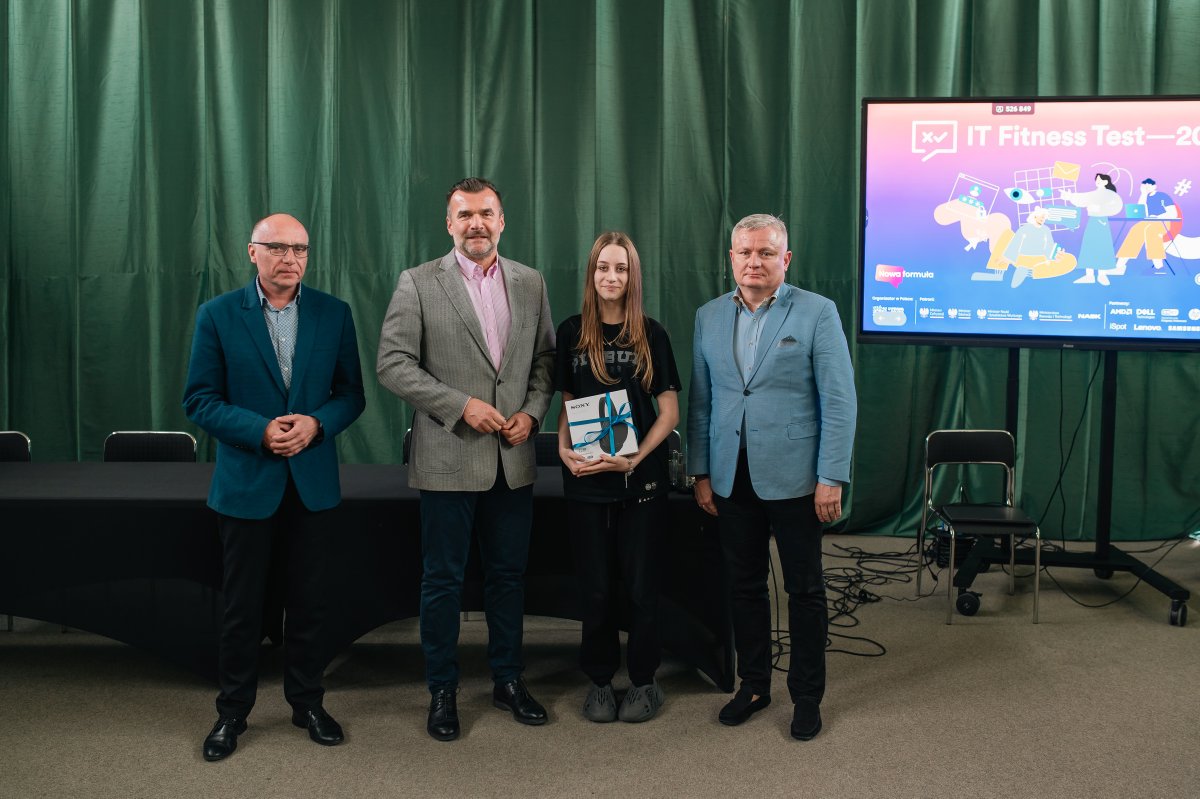 #Inowrocław oficjalnie przystąpił dziś do projektu #ITFitnessTest! To pokłosie spotkania z prezydentem Arkadiuszem Fajokiem podczas Kongresu Samorządowego w Mikołajkach, kiedy to podpisana została umowa pomiędzy miastem a Związkiem Cyfrowa Polska. 

Dziś mogliśmy obserwować, jak