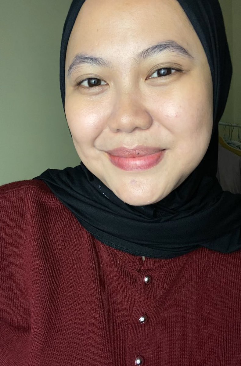 matchalatteeee6's tweet photo. PAKE CORRECTOR FULL SEMUKA?

biar putih instant ceunah alias, masa sih?😆 https://t.co/wLy091szmr