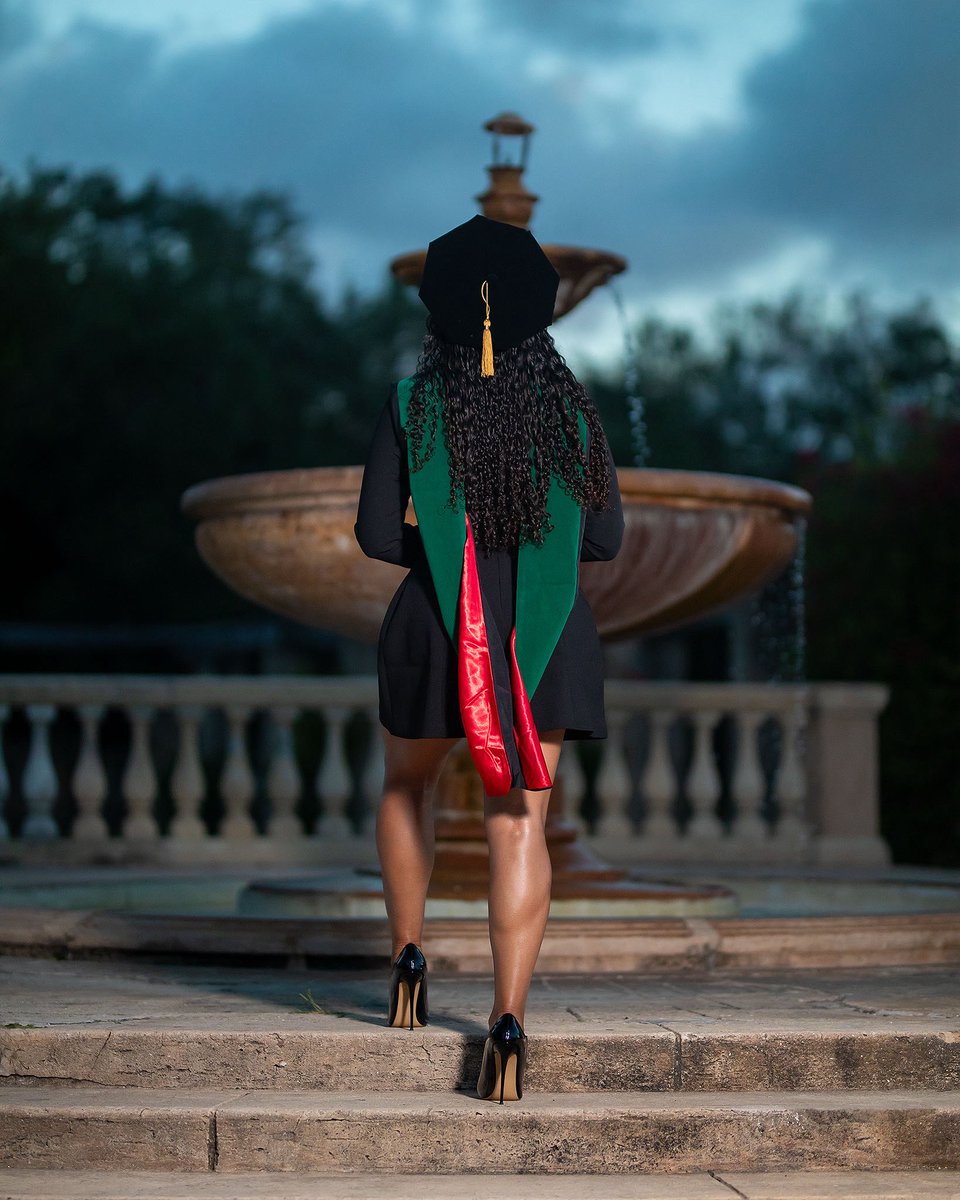 GianaHJohnson's tweet photo. Introducing Dr. Giana Haley Johnson, MD. Proud to stand among the 2.8% of Black women physicians.  Even prouder to be a future physiatrist. 💪🏽🖤🎓

#MD2025 #BlackWomenInMedicine #FirstGenMD #PM&amp;R #doctor #graduate #blackwomen #physician #sgu https://t.co/qASNPoI2o3
