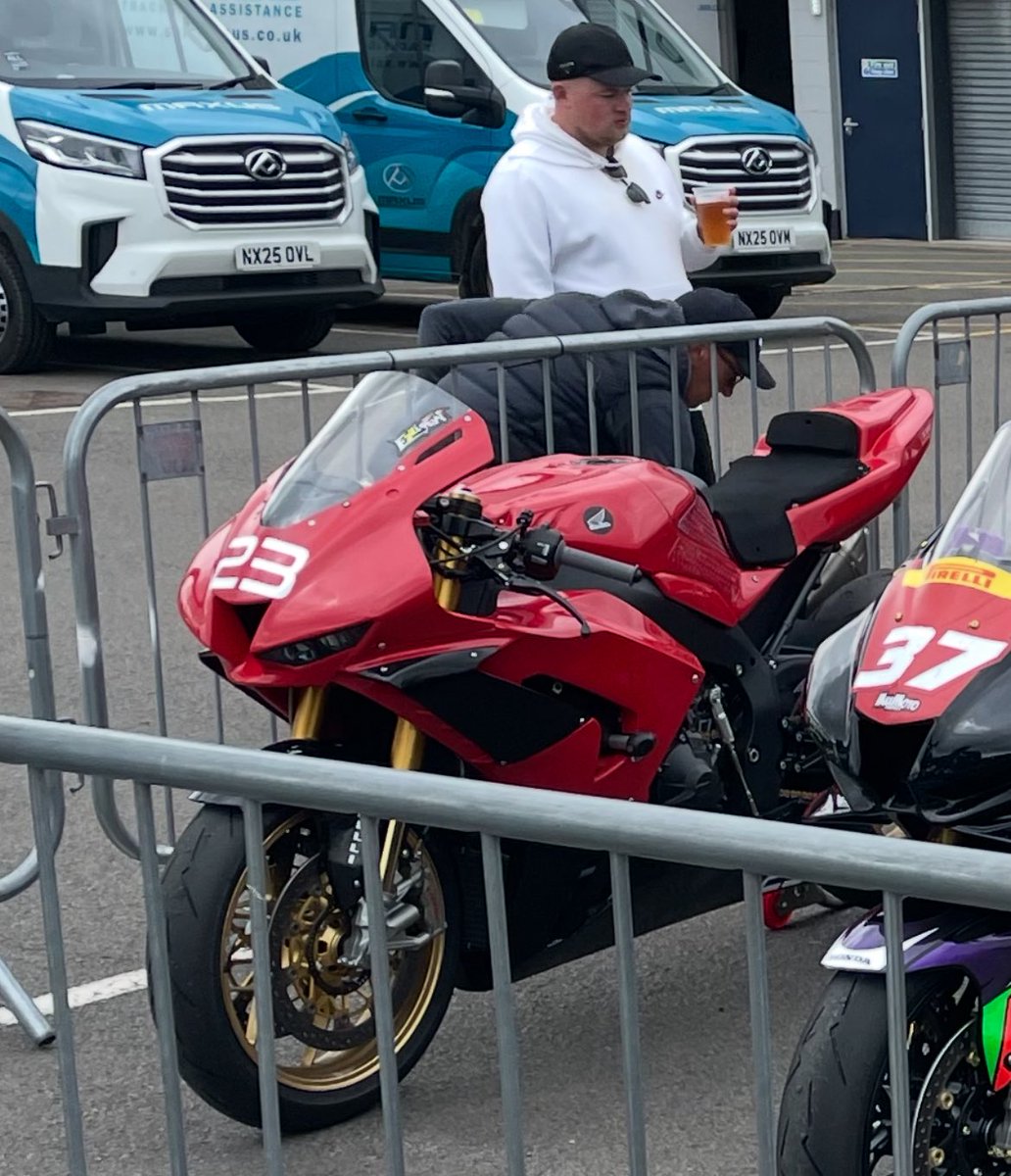 Ben Brown tweet media