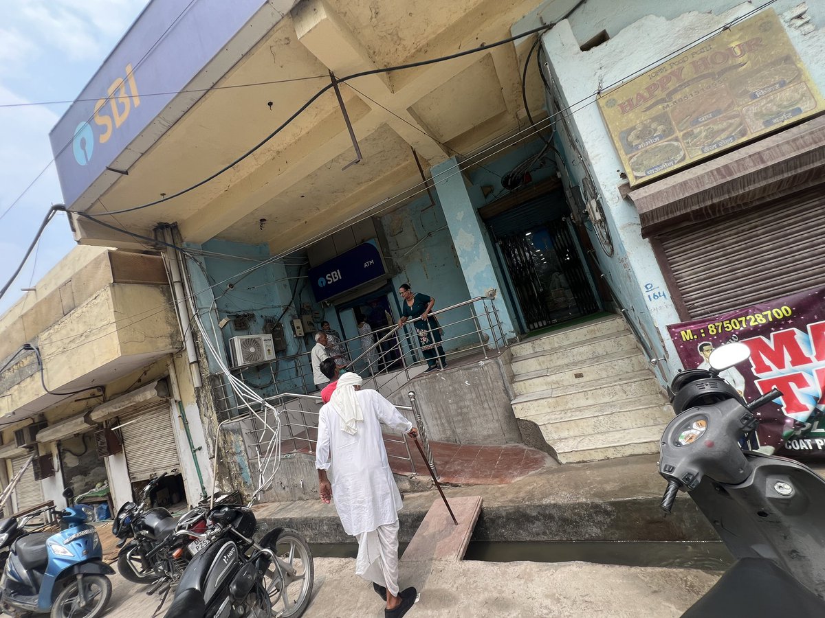 mathur_vanshi's tweet photo. @IFC_Dpt Name: Vanshi Mathur
Address: State Bank of India, Village Karala, Delhi - 110081
Contact Number: 9810118986
Issue: Drain uncovered, and plaster not done. INCOMPLETE WORK*.
Karala road reconstructed, around 25/3/25. Drains are left OPEN. SBI inaccessible via wheelchair. Need slabs https://t.co/9Fc0NllvrJ