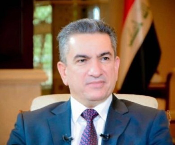 منذ سنوات وفي كل انتخابات كنت أدعو الأحزاب والتحالفات إلى الإعلان عن مرشحها لرئاسة الوزراء في حملاتها الانتخابية بل كنت أذهب إلى أبعد من ذلك في طرح الأسماء التي تراها مناسبة لتشكيل كابينتها الحكومية وتحقيق برنامجها المعلن..
واليوم ينتهج تحالف البديل هذا النهج الجديد بطرح السيد