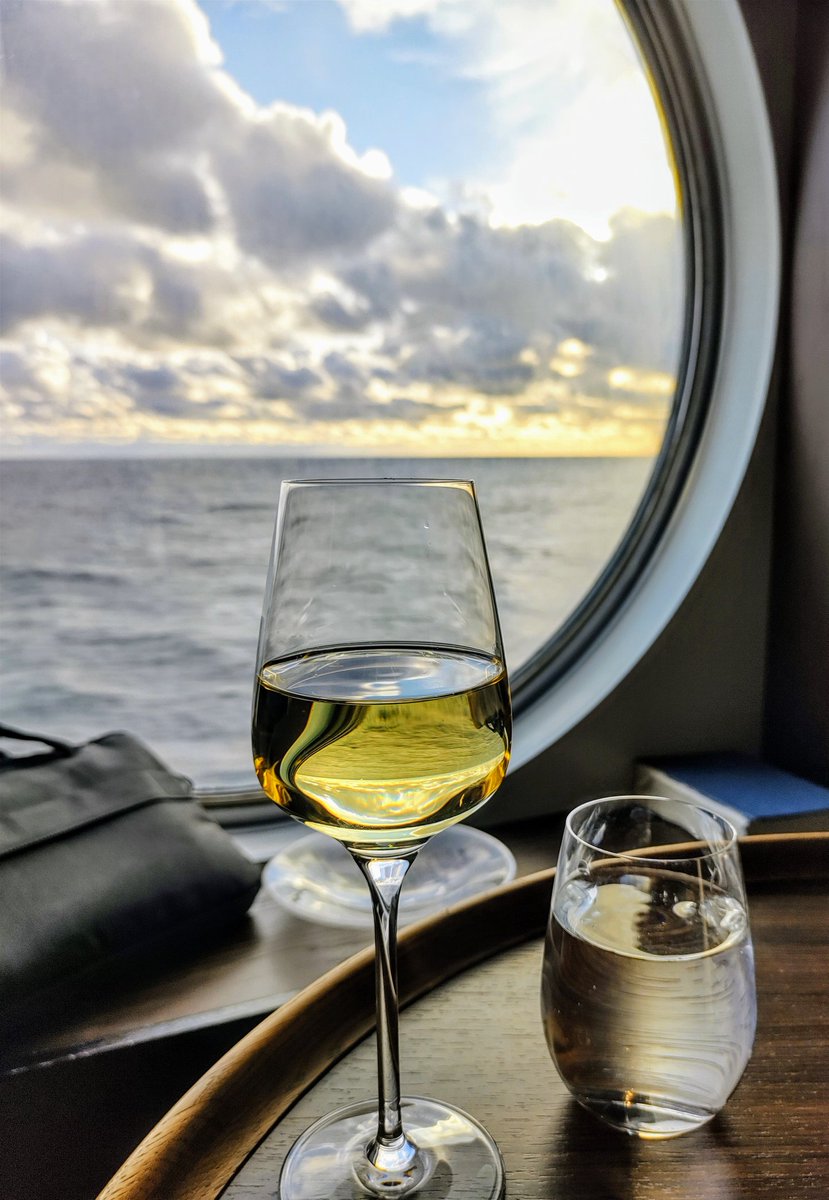 I picked up a few viruses on my trip, and this is not a good day... But when I close my eyes, I'm back here, with this ocean view and peace in my soul. Memories from a lovely trip are the best cure for this cold. 🤒