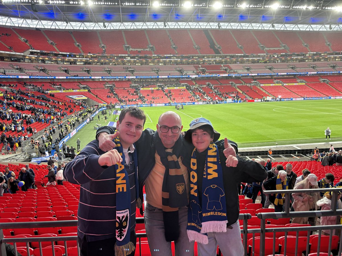 KOENFI7's tweet photo. https://t.co/m73pCOau5U! Thank you 💙💛⁦@AFCWimbledon⁩. Dons are going up ole, ole https://t.co/0vPKoEgJco