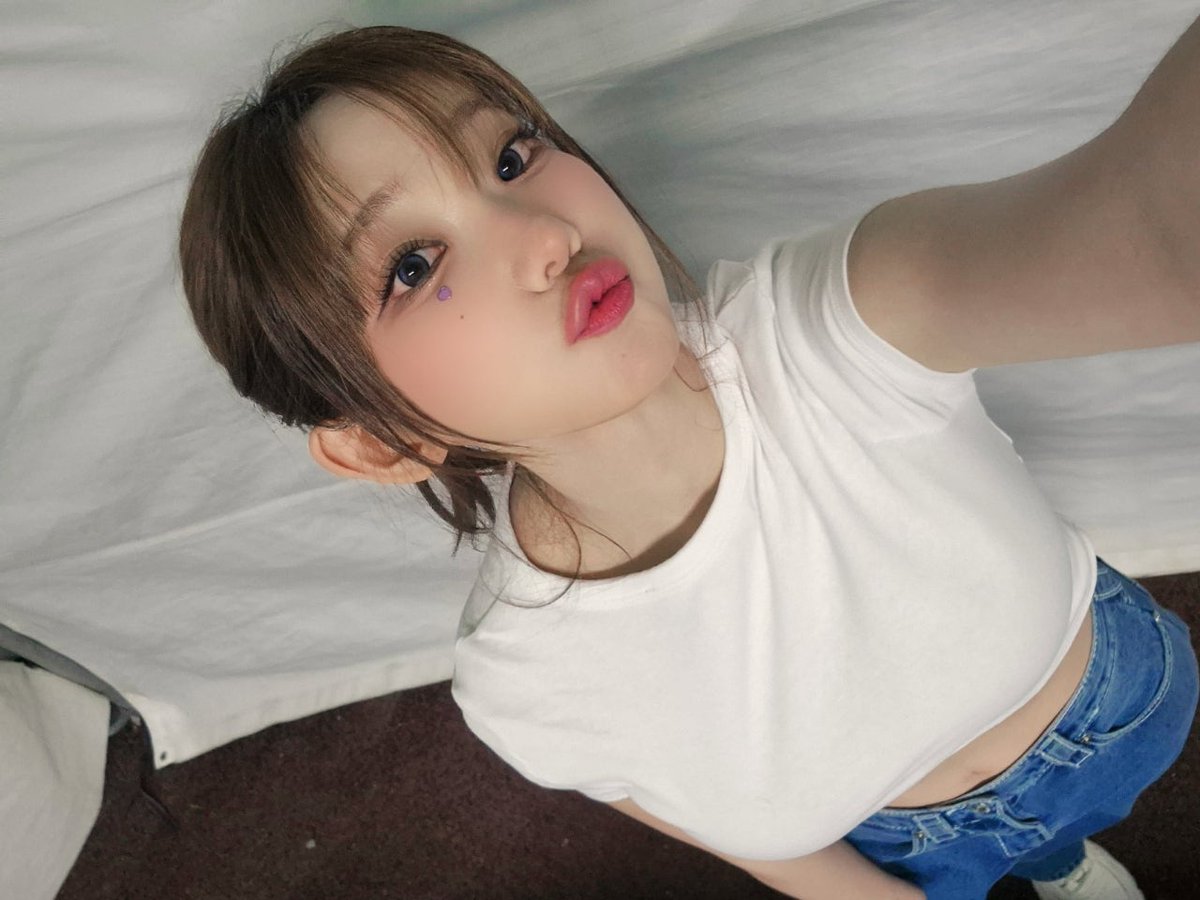 @Weekly_QWER: May,27,2025 Magenta naver fancafe post Today was so so fun at Dong-eui University and Inje University!! I felt like I was back hometown, so I tried speak in dialect There were so many episodes throughout the performance today lol You worked hard today too I hope everyone…