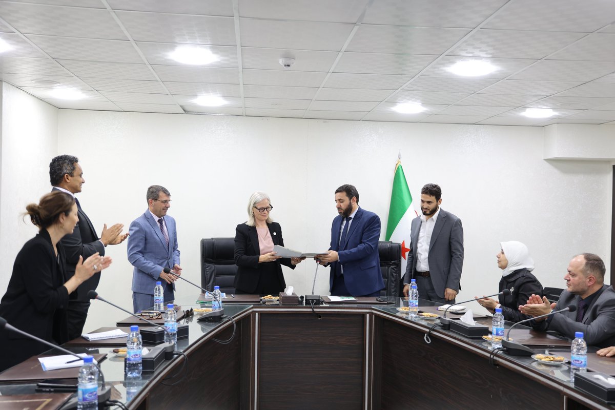 WFP_Syria's tweet image. @WFP_Syria and the Ministry of Economy and Industry join forces to expand subsidized #bread access in the most food-insecure areas.
In #Syria, bread is more than food-it’s #unity, it’s #hope.
Together, we are investing in dignity, resilience, and #FoodSecurity.