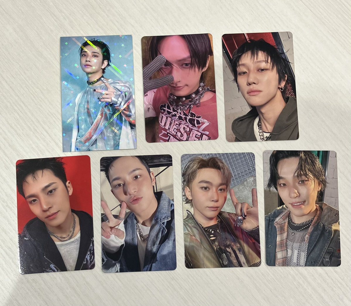 Ak35826009Ak's tweet photo. SEVENTEEN セブチ HAPPY BURSTDAY 
封入 特典 タワレコ HMV ラキドロ トレカ 交換

【譲】写真1,2枚目
クプス ジョシュア ジュン ウジ THE8 ハオ ミンギュ ドギョム スングァン バーノン
【求】ウォヌ　3枚目消えてないもの

特典は特典との交換(店舗違い◎)
郵送での交換
お気軽にお声がけください！ https://t.co/F5vGnhtP21