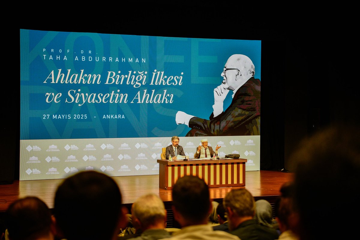 ideorgtr's tweet photo. İDE Akademi | Konferans

Prof. Dr. Taha Abdurrahman: 

“Ahlak-siyaset ilişkisi bir infisâl (kopukluk) ilişkisi değildir. Sadece bir ittisâl ilişkisi de değildir. Bunların ötesinde bir ittihâd (birlik) ilişkisidir. Zira yeryüzünde siyasî eylem kadar ahlâkı gerçekleştirecek ve ahlâkın birliğini hayata geçirecek başka bir kamusal alan yoktur”.