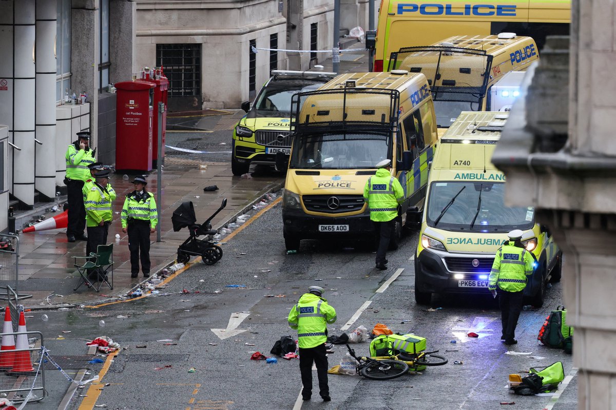 Liverpool parade car driver arrested on suspicion of attempted murder and driving while on drugs liverpool.com/liverpool-fc-n…