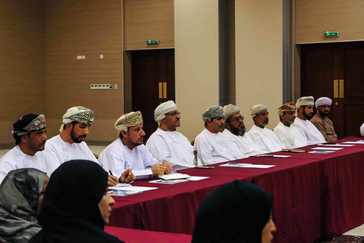 ترأس سعادة الشيخ سعود بن محمد الهنائي والي ولاية #المضيبي إجتماع أعضاء اللجان المنظمة لمشروع #مدينة_المضيبي_الصحية والذي تم فيه مناقشة معايير تصنيف المدن الصحية وفق مؤشرات منظمة الصحة العالمية
كل الشكر والتقدير لسعادة الشيخ على جهوده المبذولة لانجاح المشروع والشكر موصول للاعضاء