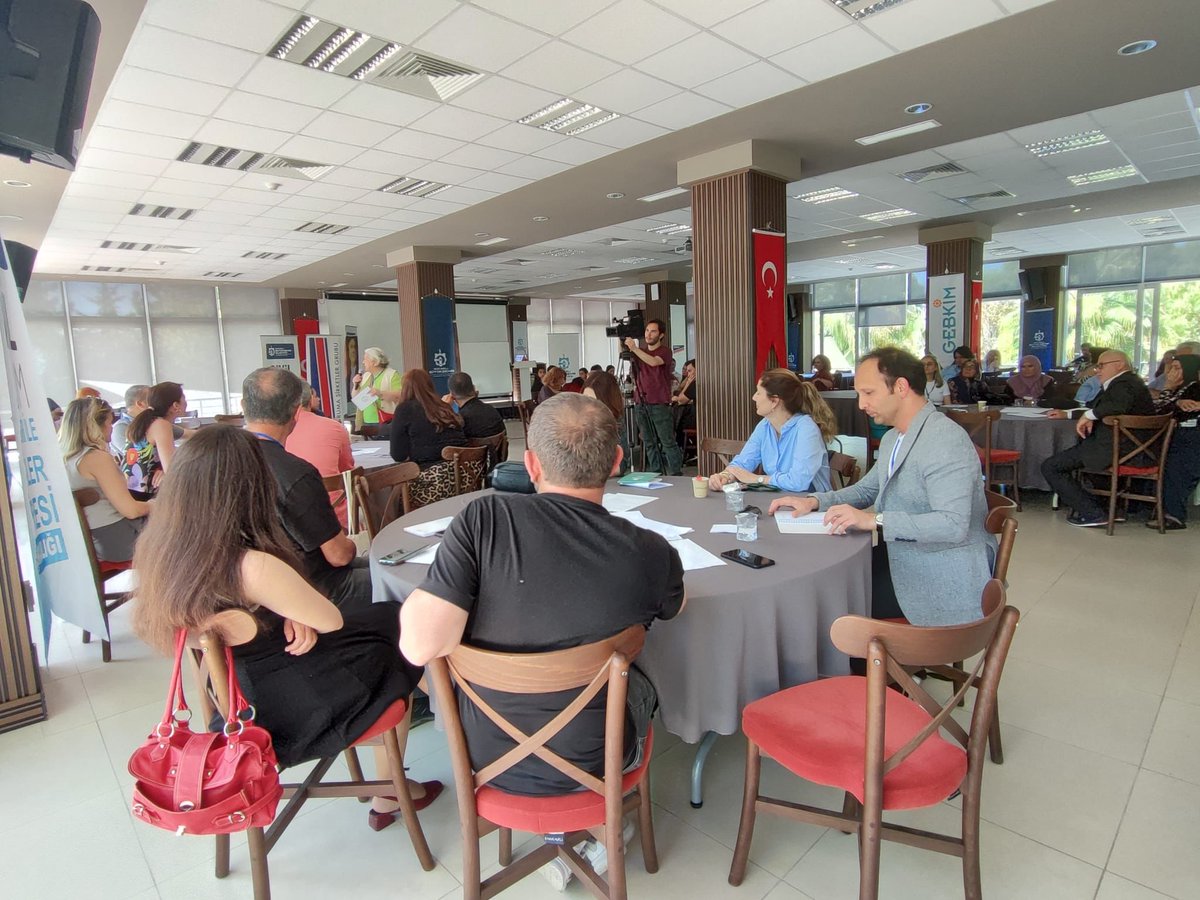 Tübitak 1001 Bilim İletişimi Projesinin bir parçası olarak düzenlenen Birlikte Bilelim Arama Konferansı'na İletişim Fakültesi hocalarımızdan Doç. Dr. Müge Öztunç ve Doç. Dr. Umur Bedir katılım sağladı.