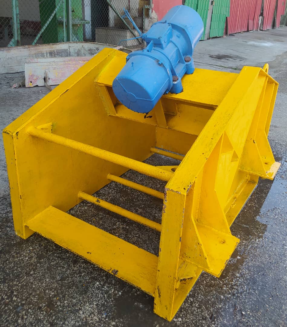 Trabajan arduamente los trabajadores de la UEB Unidad de Producciones Mecánicas( UPM), perteneciente <a href="/geomineracentro/">geomineradelcentro</a>, en la recuperación y fabricación de partes y piezas para la UEB Placetas.
#GeoMCmineralesparaeldesarrollo 
#DePieYCombatiendo 
#Geominsal
<a href="/EnergiaMinasCub/">Ministerio de Energía y Minas de Cuba 🇨🇺</a>