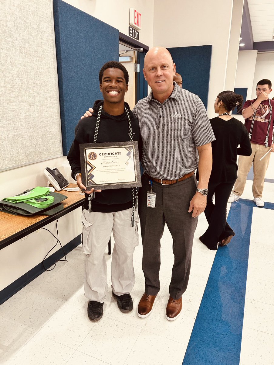 Rick_Yzaguirre's tweet photo. Big thanks and congrats to @AaronSimien5 and @lauren_vallery for representing @NISDHarlan!!! Two great students that were part of @NISD Student Voice with the Superintendent!!! #HawkYeah https://t.co/uBZkkxnXQ2