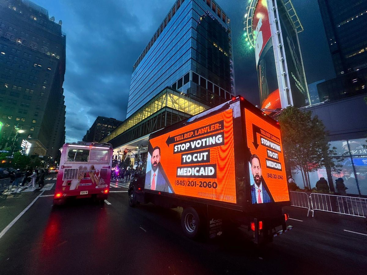 ESVoices's tweet image. Last week, @RepMikeLawler voted to cut nearly $700 billion from Medicaid, putting tens of thousands of his own constituents at risk of losing their healthcare.
We sent a truck to Madison Square Garden ahead of #Game2, to remind New Yorkers which team he's really playing for!