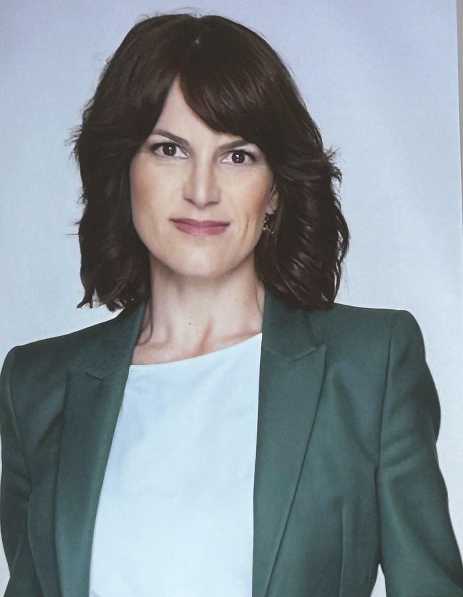 pamellamu1's tweet image. Lors de la conférence nationale des femmes , Nous avons eu le privilège d'écouter l'histoire inspirante de @JulieMarcouxTVA, journaliste et cheffe d’antenne @tvanouvelles . Elle incarne la #résistance, la #persistance et la #force. Malgré tous les défis qu'elle traverse, elle en