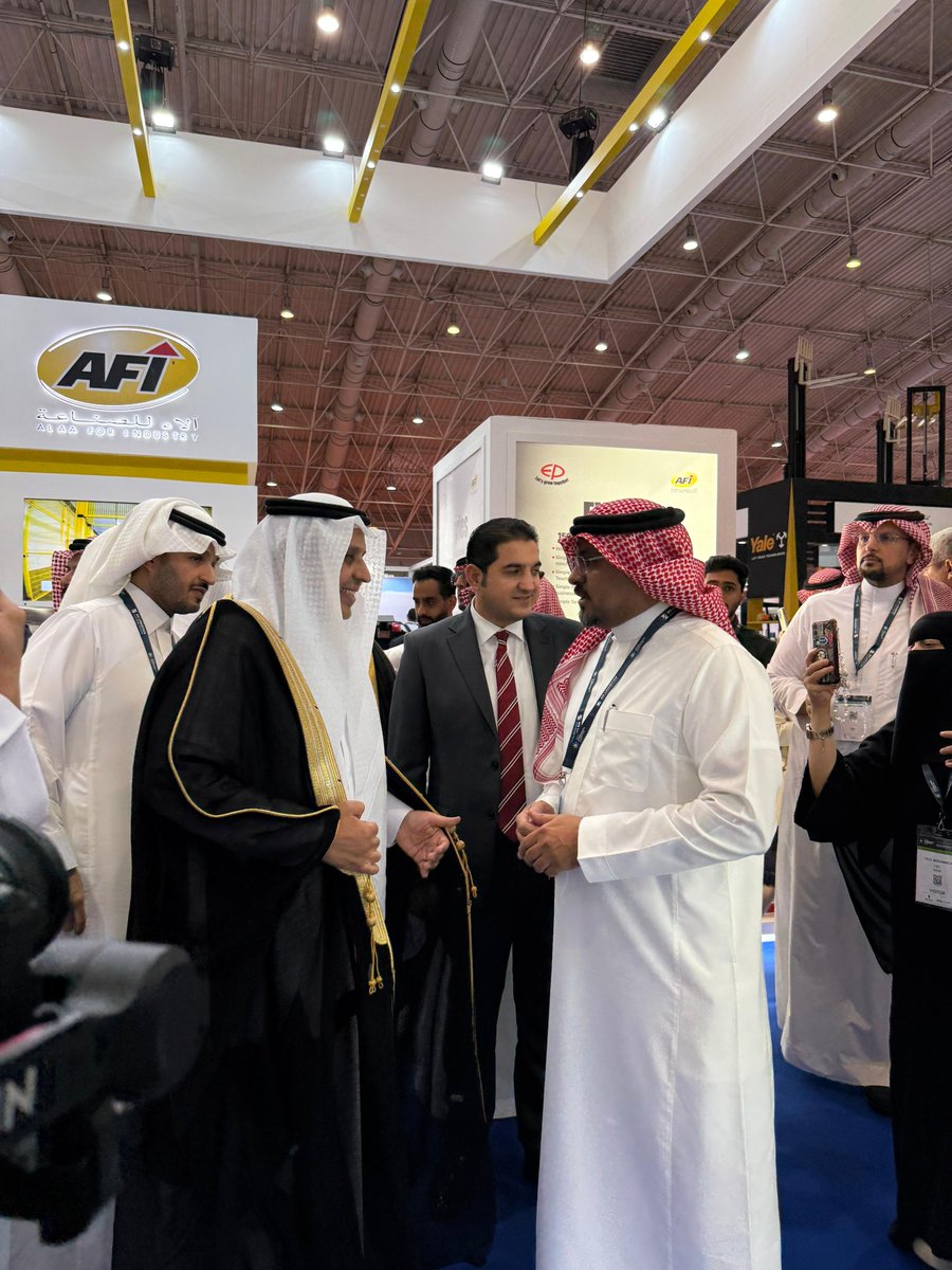 logistic_saudi's tweet photo. The wait is over – Saudi Arabia’s largest supply chain event is now LIVE

Held under the esteemed patronage of the Ministry of Transport and Logistic Services, Saudi Warehousing & Logistics Expo was officially inaugurated by H.E. Vice Minister of Transport & Logistic Services, Dr. Rumaih Bin Mohammed AL-Rumaih.

From live tech demos and next-gen innovations to meaningful networking, project-ready solutions and exclusive insights from industry leaders, this is your one-stop destination to stay ahead in logistics, warehousing and supply chain.

👉 Register for free entry - https://t.co/ksCGfKaHy7​

📅 27 - 29 May 2025​

📍 Riyadh International Convention & Exhibition Center

لا مزيد من الانتظار – أكبر فعالية لسلاسل الإمداد في المملكة العربية السعودية تنطلق الآن!

برعاية كريمة من وزارة النقل والخدمات اللوجستية، تم افتتاح المعرض السعودي للمخازن والخدمات اللوجستية رسمياً بحضور معالي نائب وزير النقل والخدمات اللوجستية الدكتور رميح بن محمد الرميح.

من العروض التقنية الحية والابتكارات المستقبلية إلى فرص التواصل الفعّالة، الحلول الجاهزة للمشاريع والرؤى الحصرية من قادة القطاع، هنا وجهتك الشاملة لتكون بين روّاد قطاع اللوجستيات والمخازن وسلسلة الإمداد.

👈 سجّل الآن لحضور مجاني عبر الرابط: https://t.co/ksCGfKaHy7

📅 27 - 29 مايو 2025

📍 مركز الرياض الدولي للمؤتمرات والمعارض